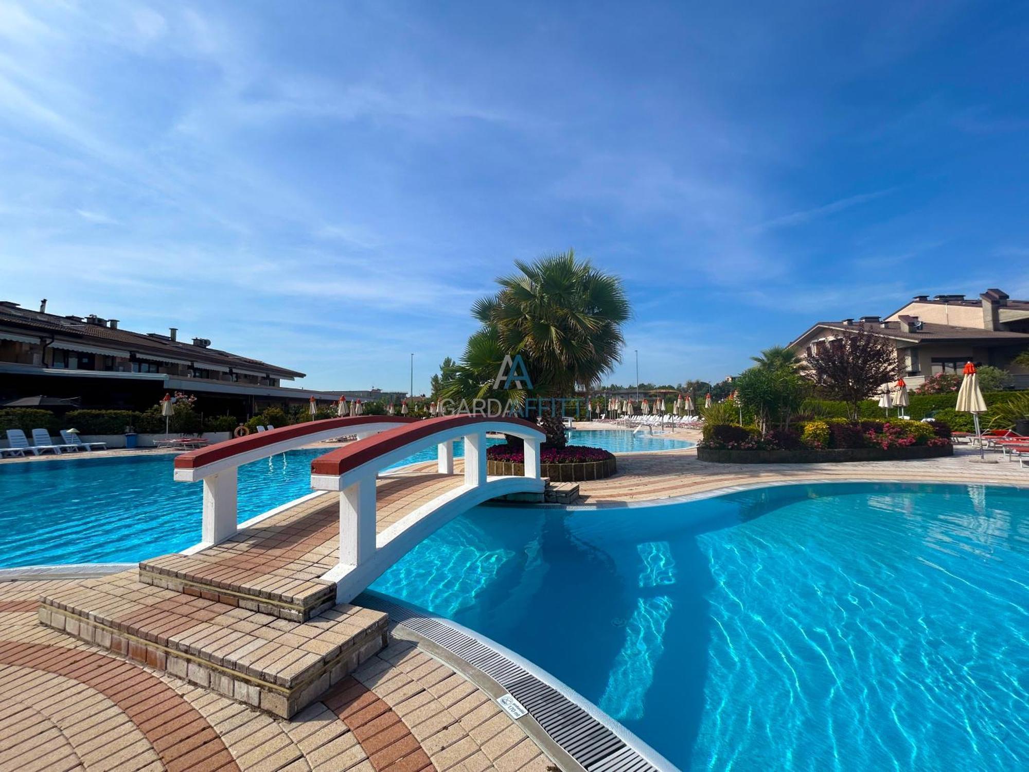 Perla Apartment - 3 Piscine E Un Bar - Desenzano Desenzano del Garda Extérieur photo