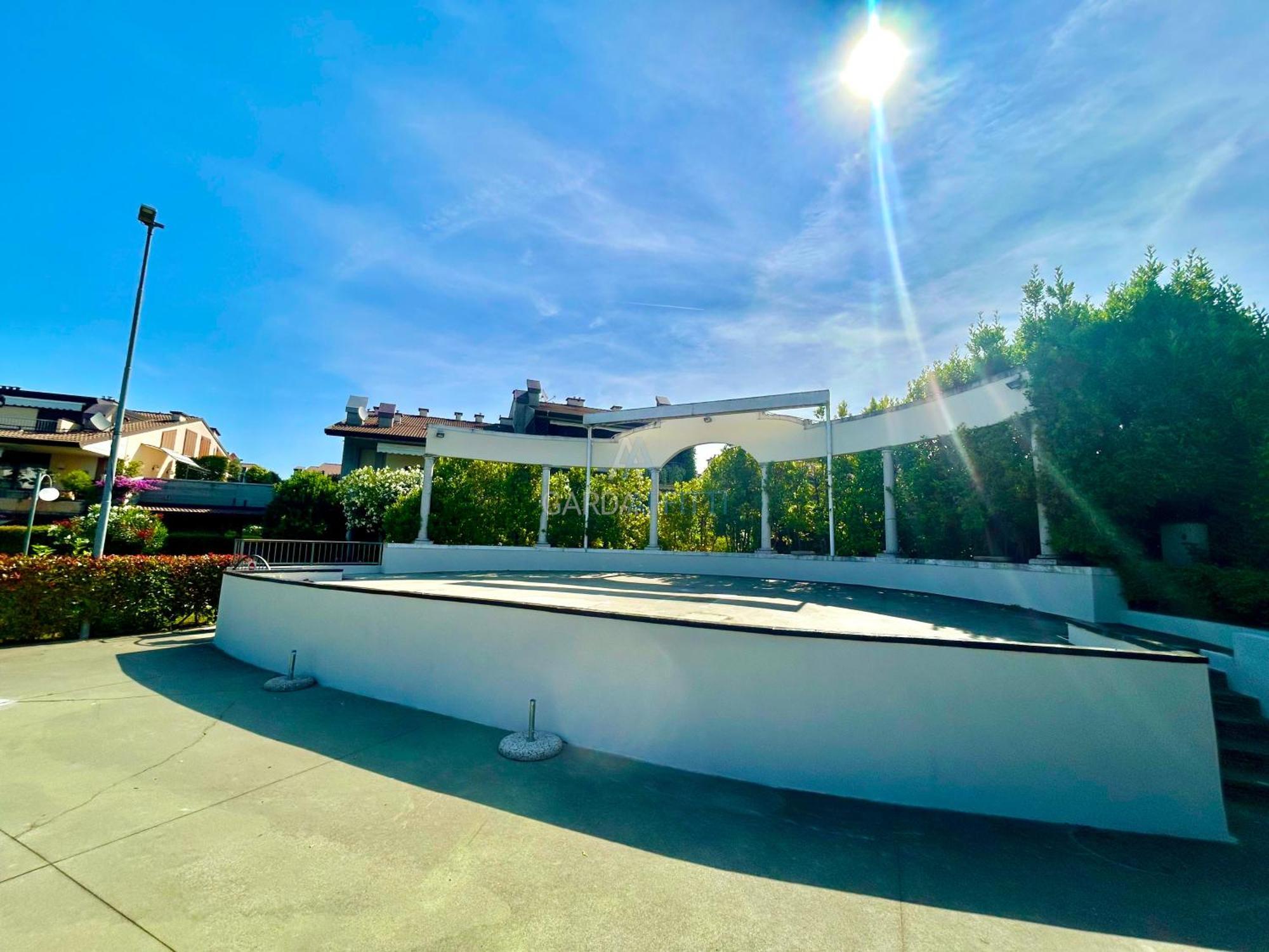 Perla Apartment - 3 Piscine E Un Bar - Desenzano Desenzano del Garda Extérieur photo