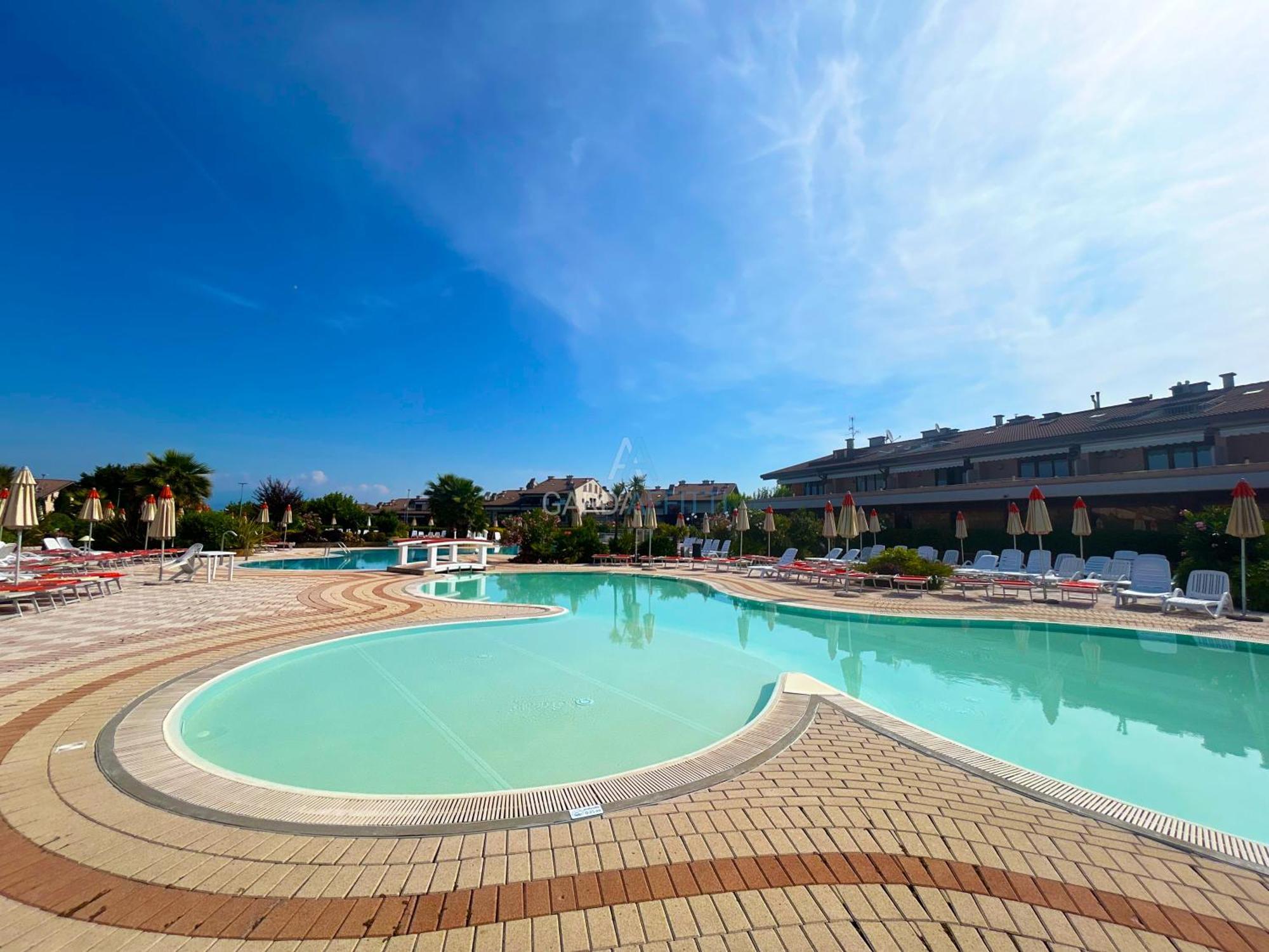 Perla Apartment - 3 Piscine E Un Bar - Desenzano Desenzano del Garda Extérieur photo